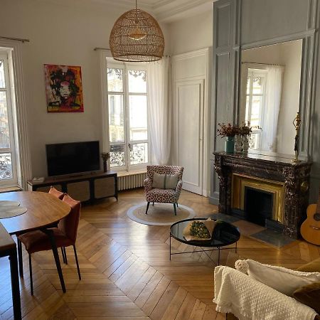 Beautiful 3Br Apt In Lyon Center Luaran gambar