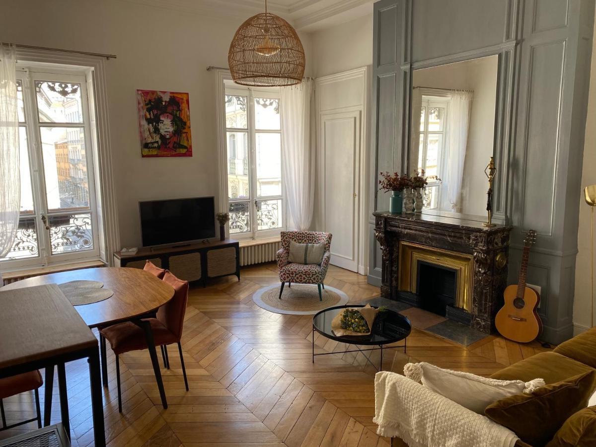 Beautiful 3Br Apt In Lyon Center Luaran gambar